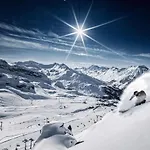 Moderne Mit Einer Wunderschoenen Aussicht In Der Residenz Silvretta See