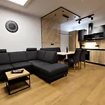 Moderne Mit Einer Wunderschoenen Aussicht In Der Residenz Silvretta סי